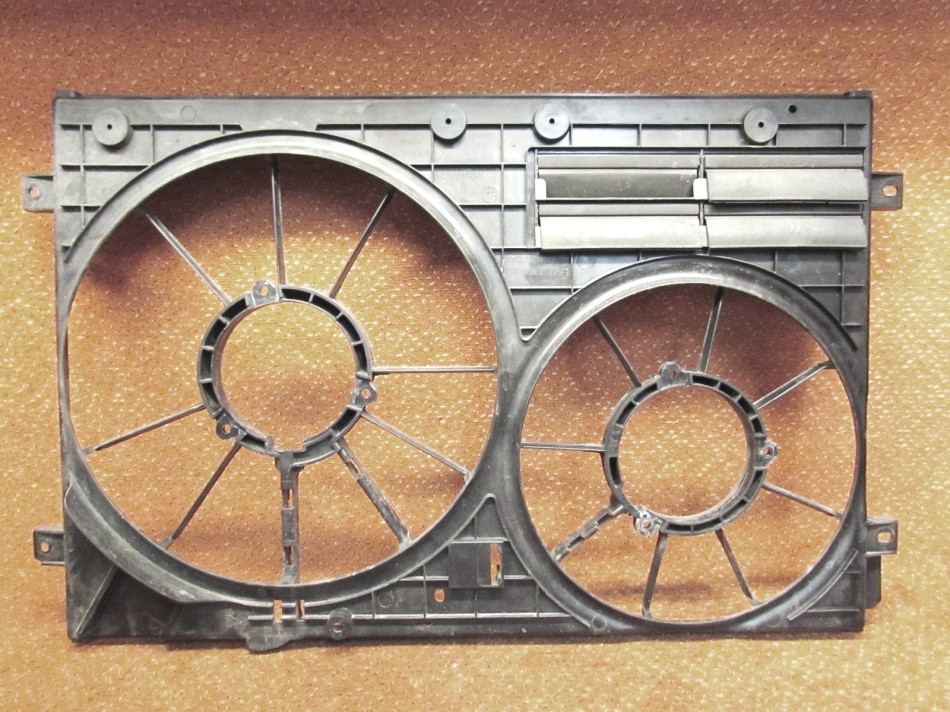 Fan Motor Çerçevesi - Volkswagen - Jetta 