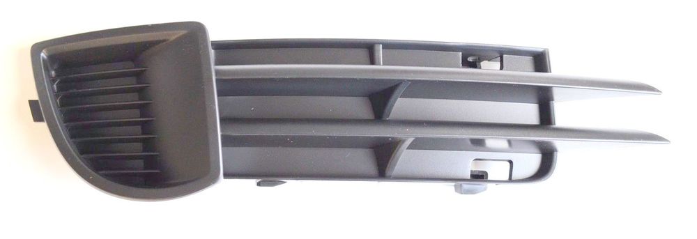 Tampon Izgarası Sissiz Sağ - Audi A3  2004 > 2007